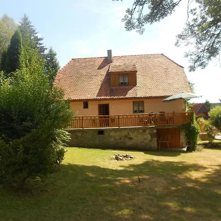 Haus In Kovarov Mit Terrasse, Grill Und Garten Dom wakacyjny