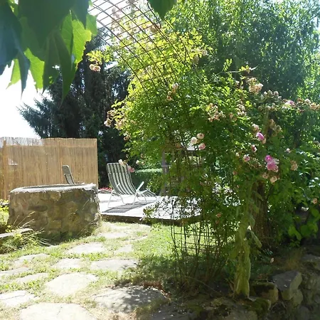 Haus In Kovarov Mit Terrasse, Grill Und Garten Hébergement de vacances