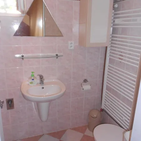 Haus In Kovarov Mit Terrasse, Grill Und Garten Holiday home