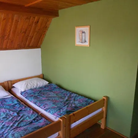 Hébergement de vacances Haus In Kovarov Mit Terrasse, Grill Und Garten