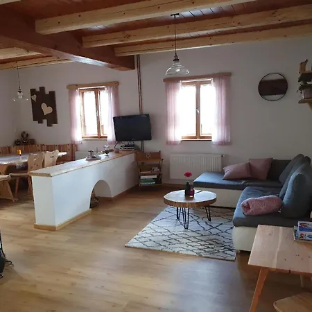 Haus In Kovarov Mit Terrasse, Grill Und Garten Hébergement de vacances Hrdonov